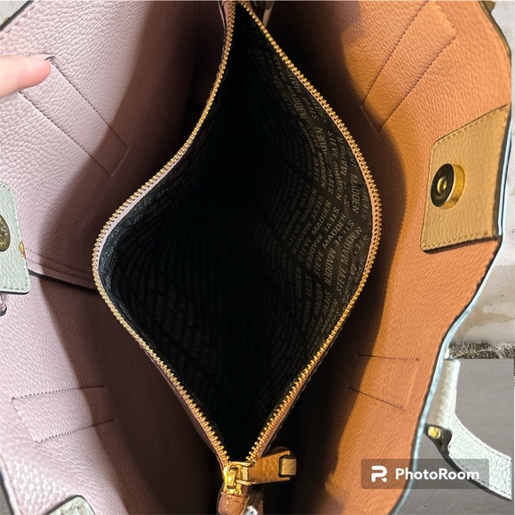 Steve Madden Large Tote w/Shoulder Strap - Picture 6 of 8